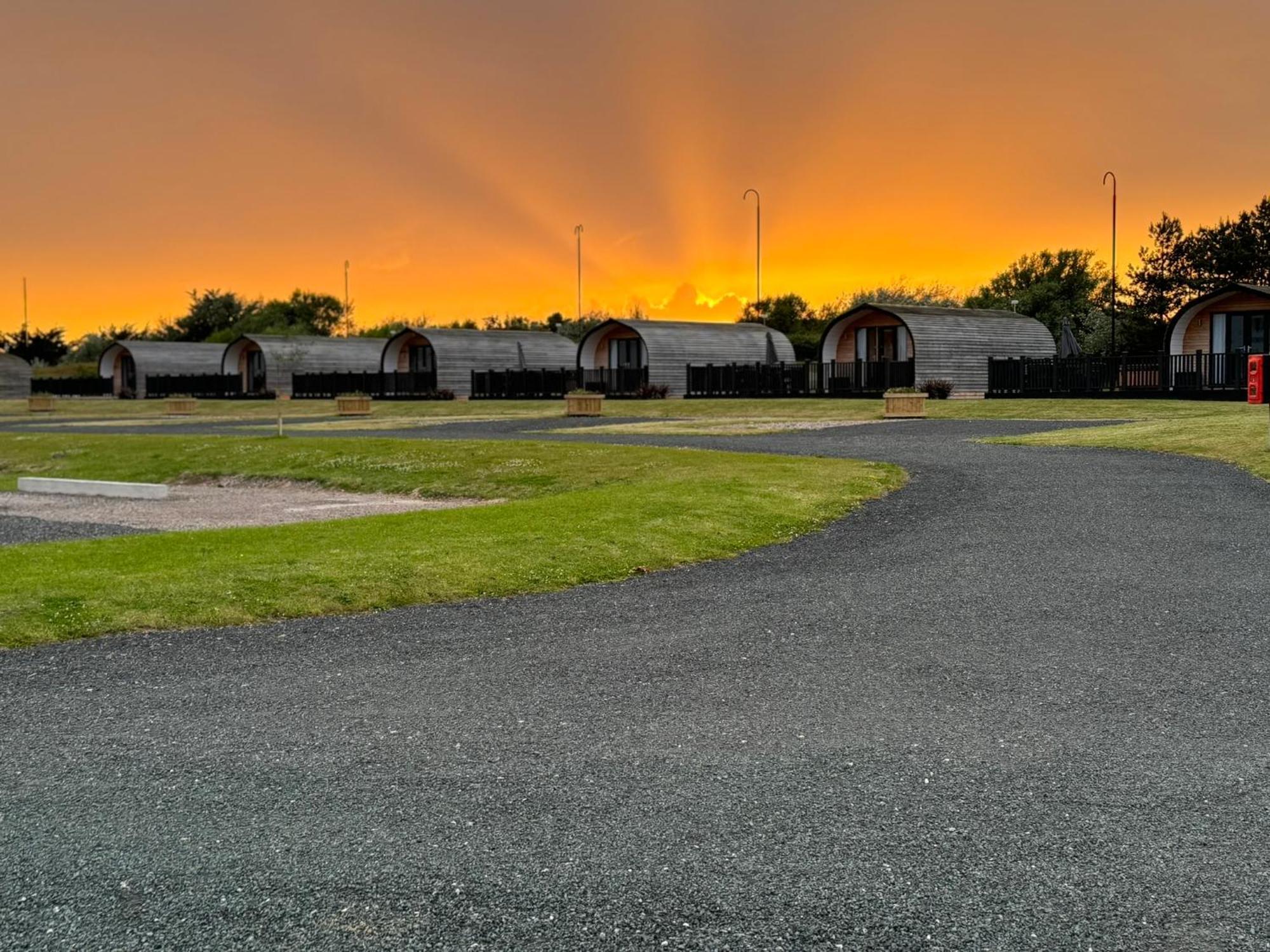 Hotel Ffrith Beach Glamping With Hot Tub Prestatyn Esterno foto